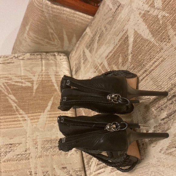 L.A.M.B Black Leather Vine Gladiator Heels Sandal - Picture 4 of 4